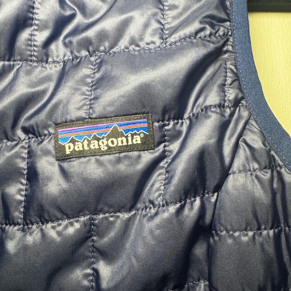 Patagonia Woman’s Puffer Vest - Picture 3 of 6